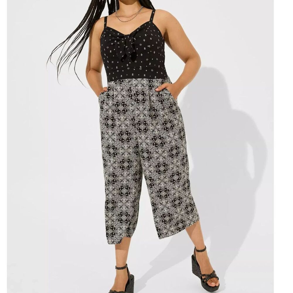 TORRID Tie Front Culotte Jumpsuit Stretch Challis Geometric Black Women's size L